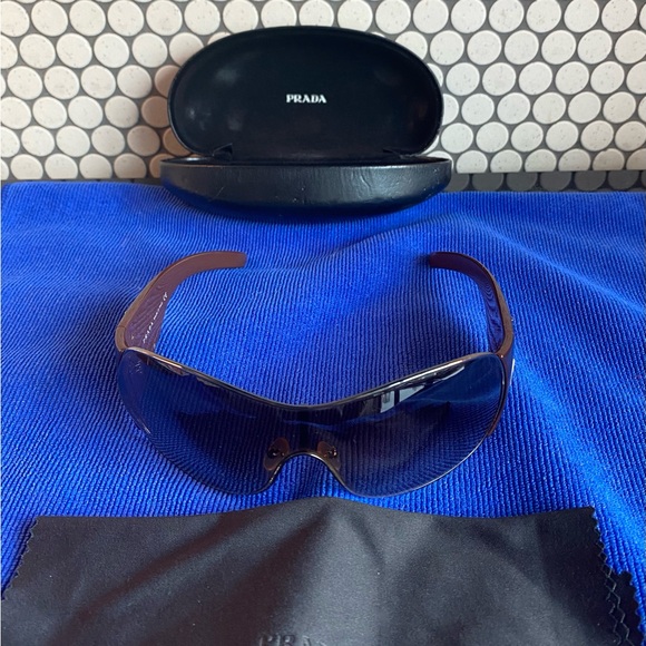 Prada Sunglasses - Picture 5 of 7
